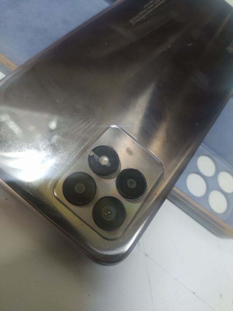 Розпродаж Realme 8i 4/64gb, продавець Техноскарб