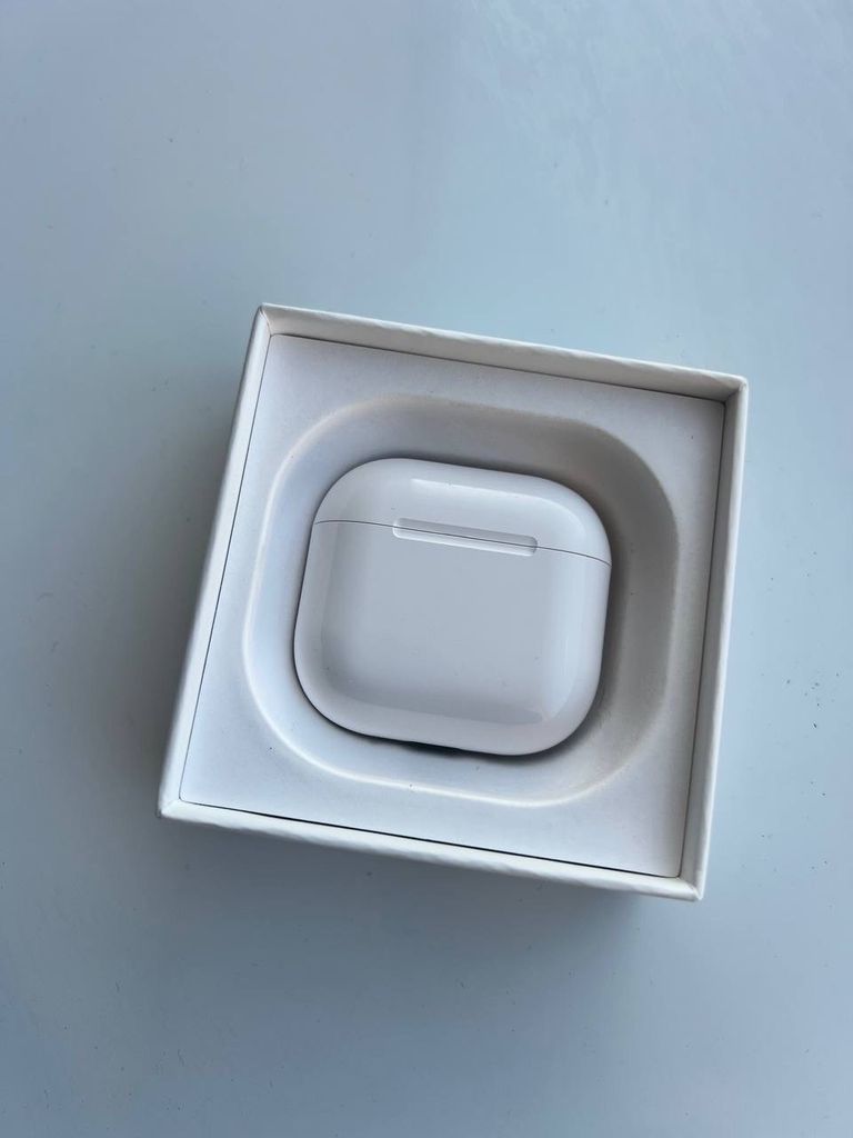 Дешево Apple airpods 4 з ломбарду