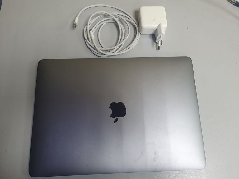 Купить Apple MacBook Air 13'' Late 2020 Б/У
