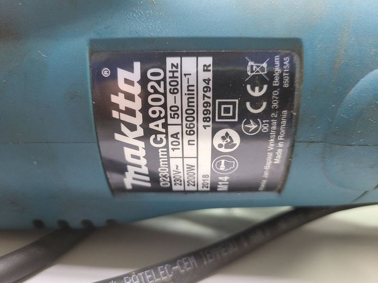 Дешево Makita GA9020 з ломбарду