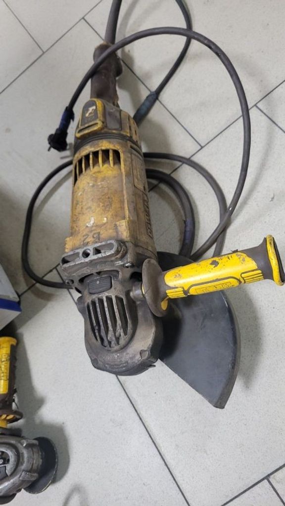 Дешиво Dewalt DWE4579 с ломбарда