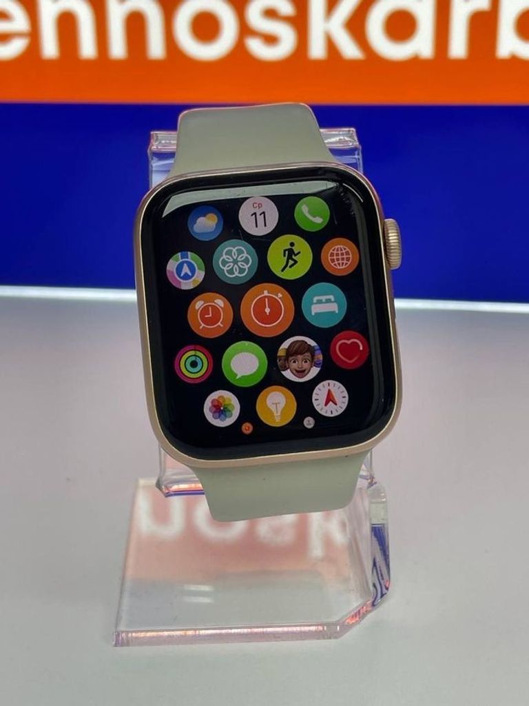 Купить Apple watch series 5 gps 44mm aluminium case Б/У