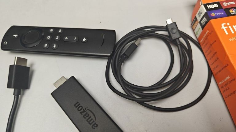 Оголошення Amazon fire tv stick 4k 2/8gb Б/У