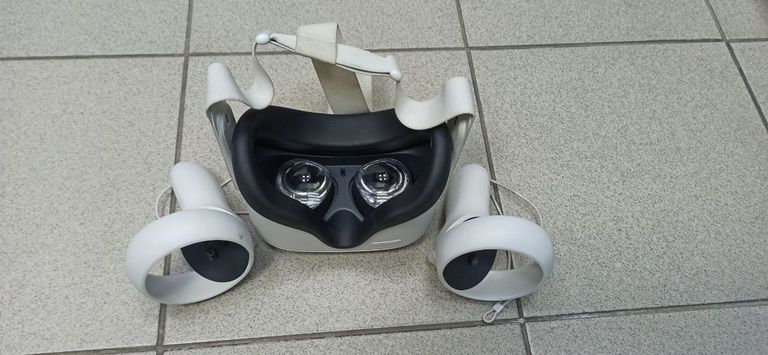 Дешево Oculus Quest 2 256 GB з ломбарду