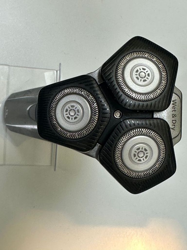 Дешиво Philips Shaver series 5000 S5587/10 с ломбарда