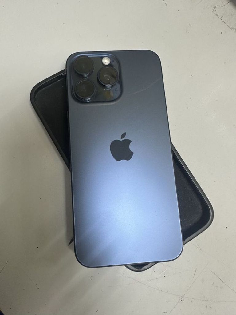 Купити Apple iphone 15 pro max 256gb Б/У