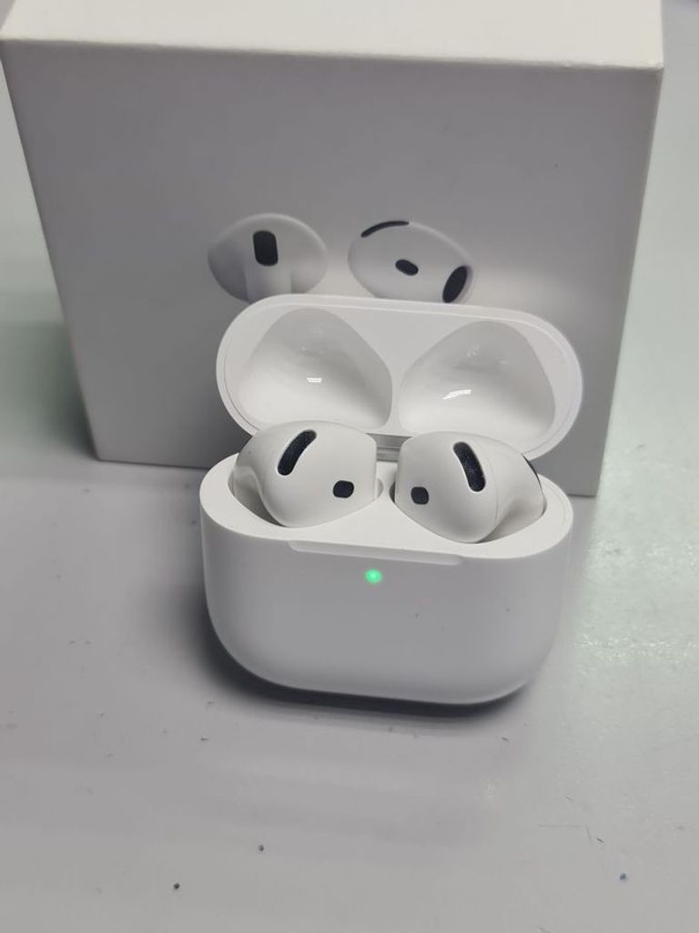 Купить Apple airpods 4 Б/У