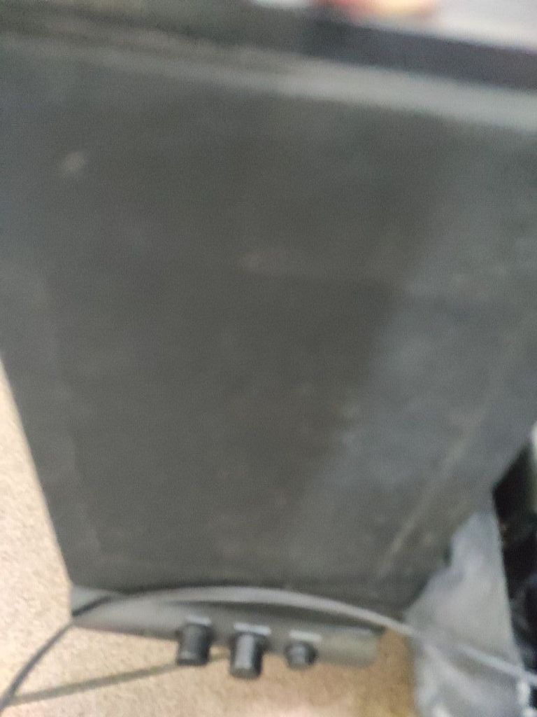 Оголошення F&d R-215 Black Б/У