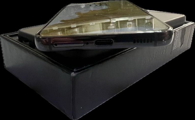 Оголошення Samsung s901b galaxy s22 8/128gb Б/У