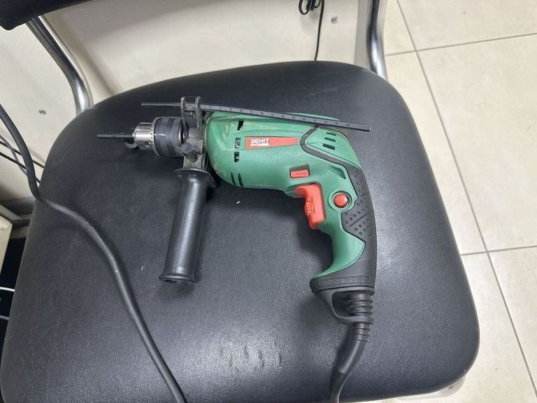 Купити Зеніт ЗД-820 Б/У