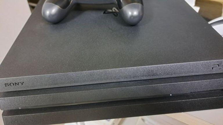 Купити Sony playstation 4 pro 1tb Б/У