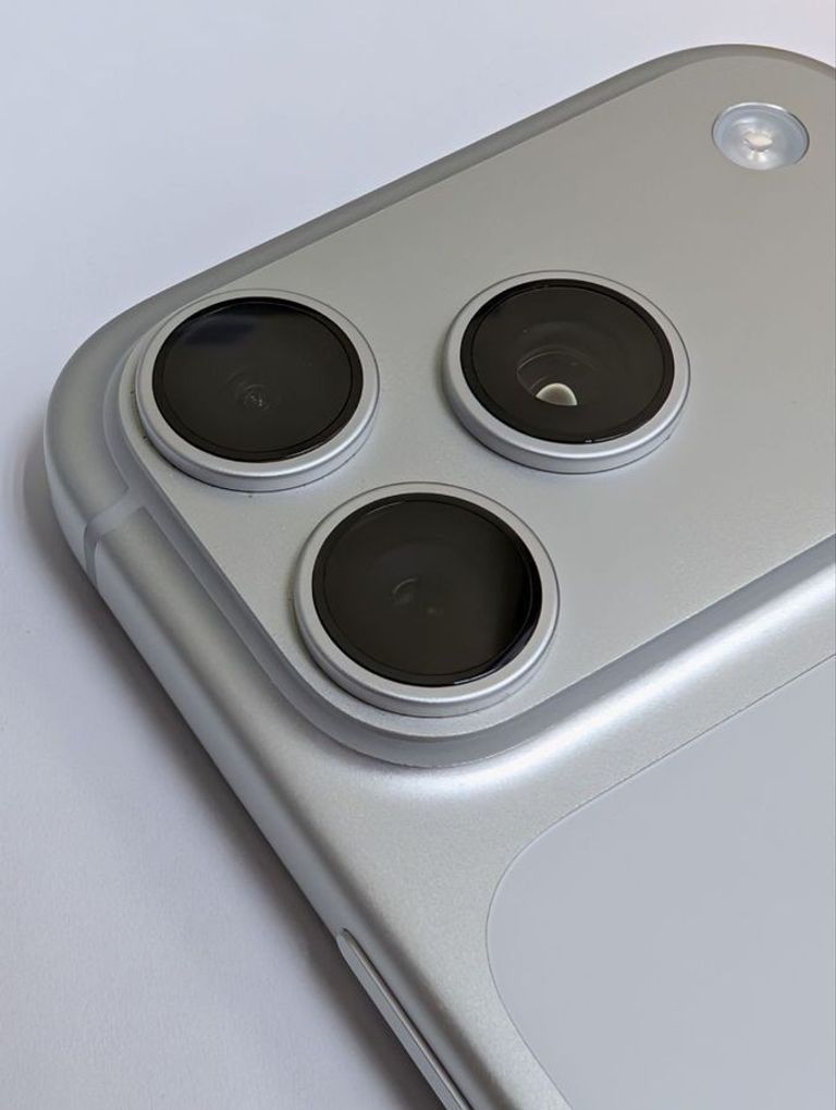 Apple iPhone 17 Pro 256GB Deep Blue (MG8J4) Код:01-200919079. Изображение 7