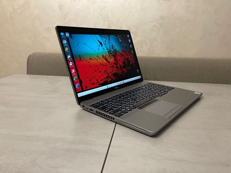 Дешево Dell Latitude 5510 Aluminum, 15,6" FHD IPS, i7-10610U, 16GB, 256GB з ломбарду