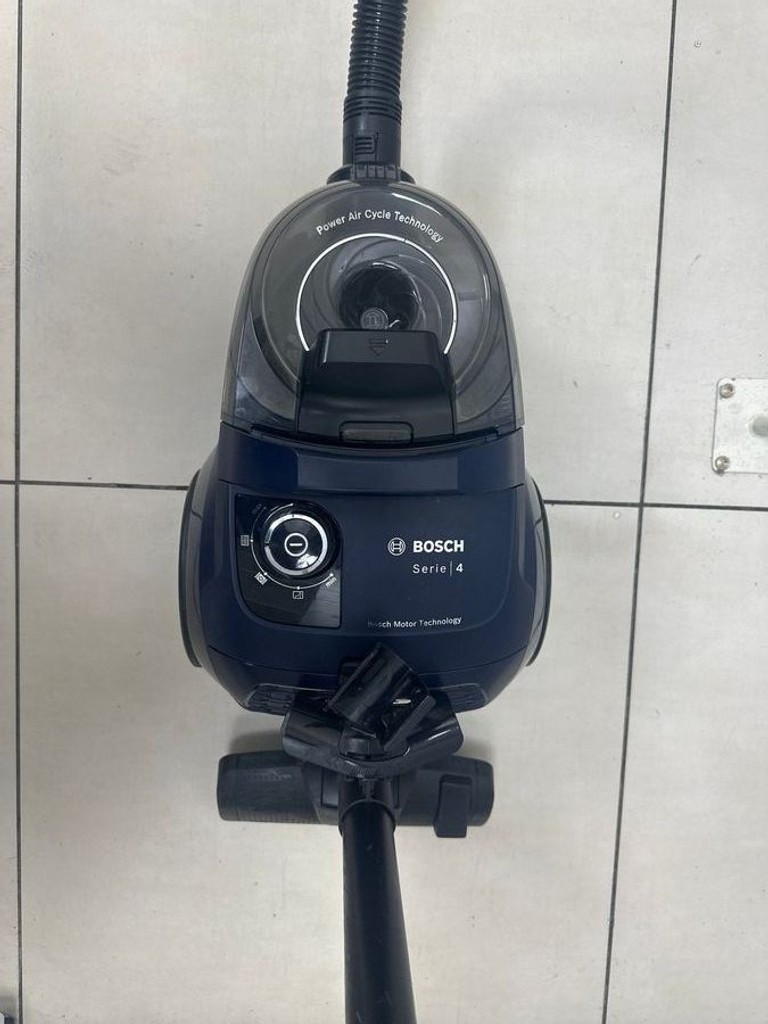 Дешиво Bosch Serie 4 BGS21X320 с ломбарда