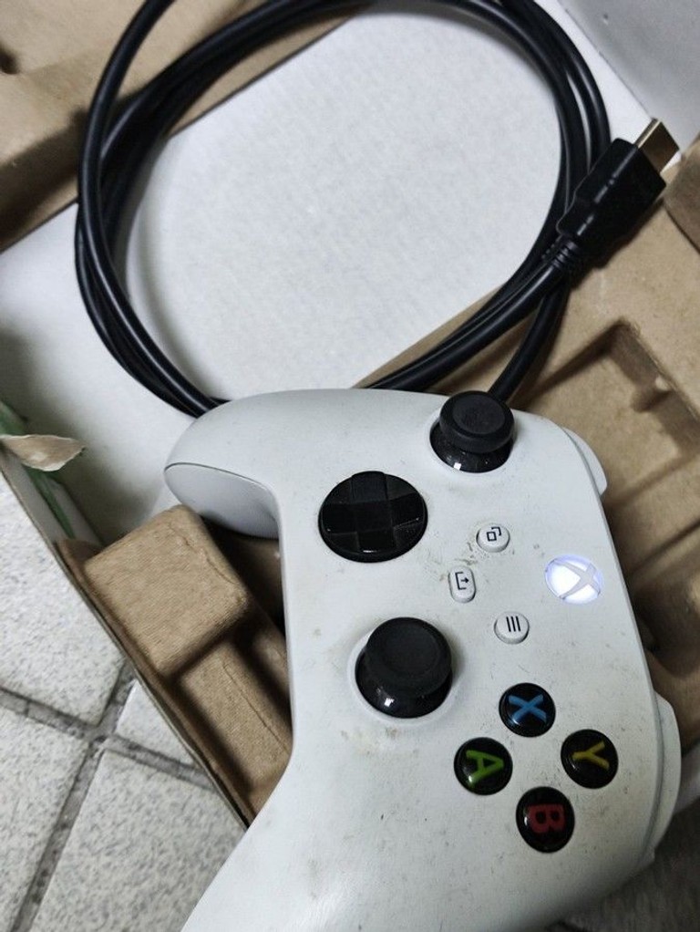 Дешиво Microsoft xbox series s 512gb с ломбарда