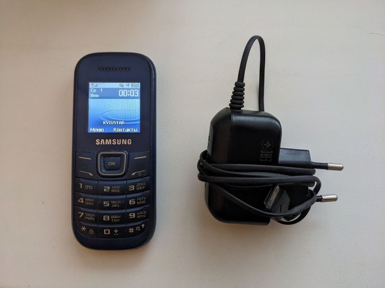 Купити Samsung GT-E1200i Б/У