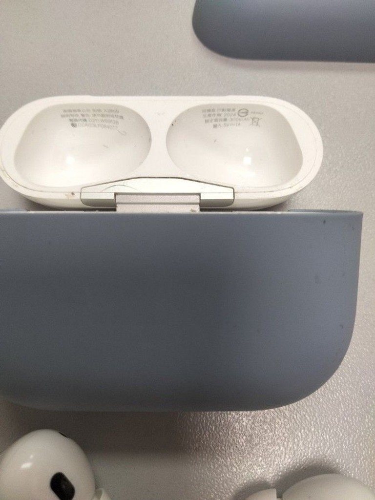 Оголошення Apple airpods pro 2nd generation with magsafe charging case usb-c Б/У