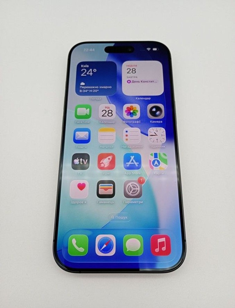 Купити Apple iPhone 17 256GB Black (MG6J4) Б/У