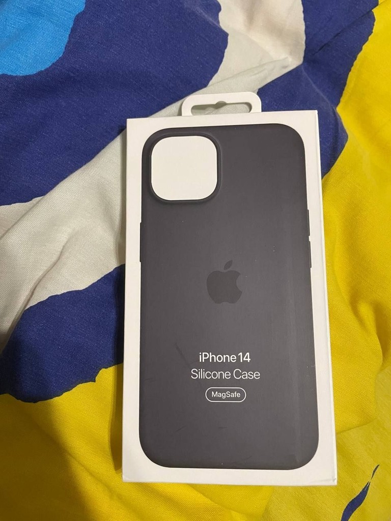 Купить Apple Silicone Case with MagSafe для iPhone 14 Black Б/У
