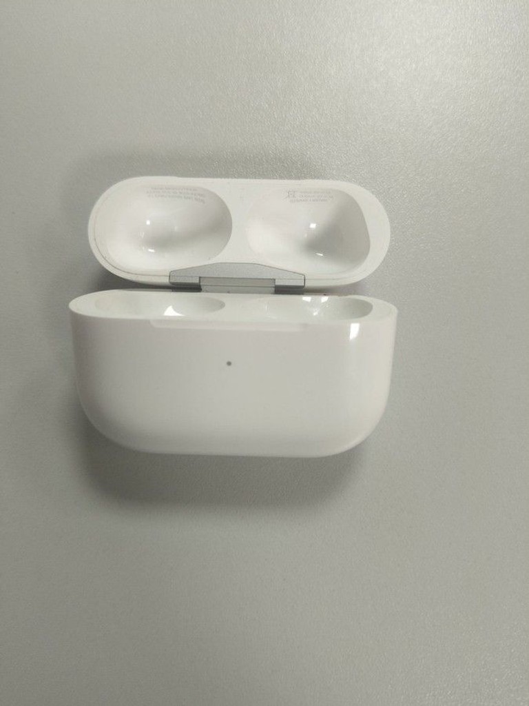 Купити Apple airpods pro 2nd generation magsafe Б/У