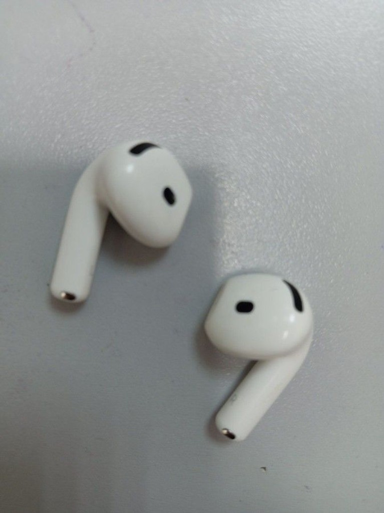 Дешево Apple airpods 4 with active noise cancellation з ломбарду