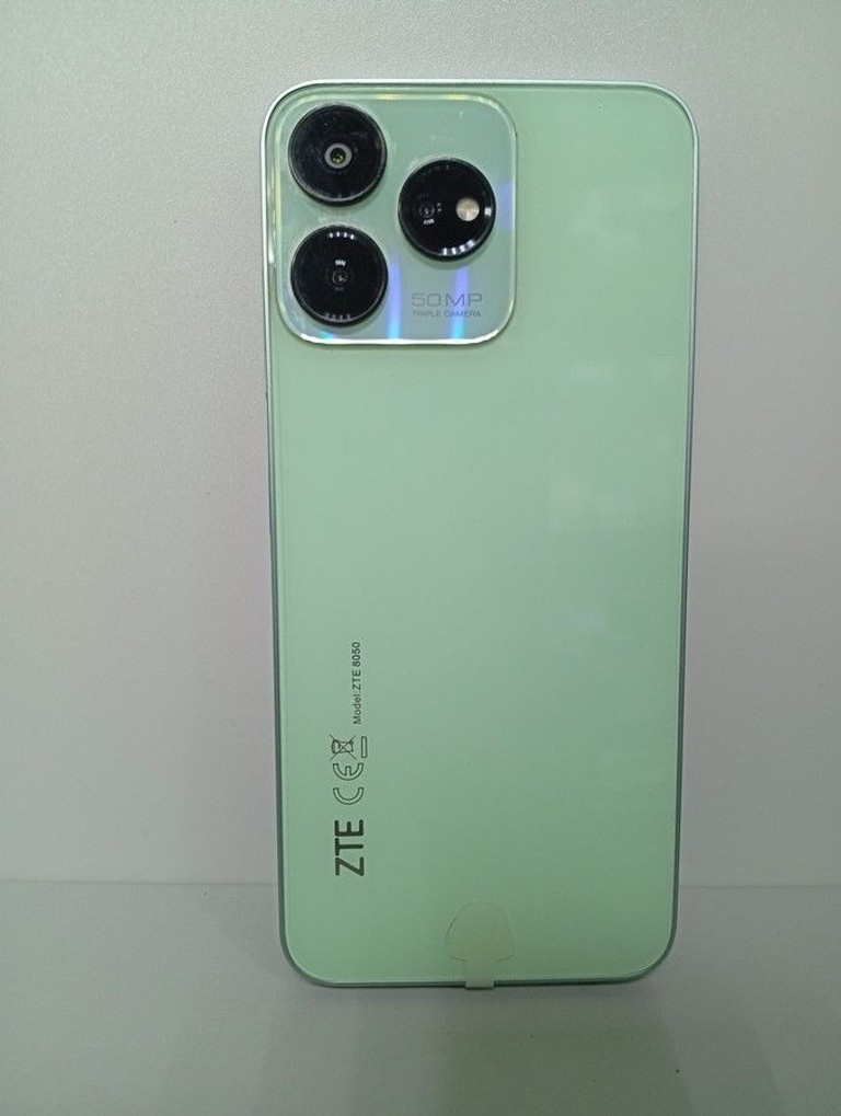 Дешиво Zte Blade V50 Design 8/256GB Black с ломбарда