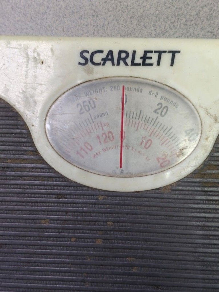 Дешиво Scarlett SC-214 White с ломбарда