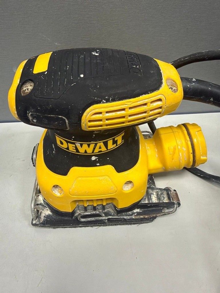 Объявление Dewalt DWE6411 Б/У