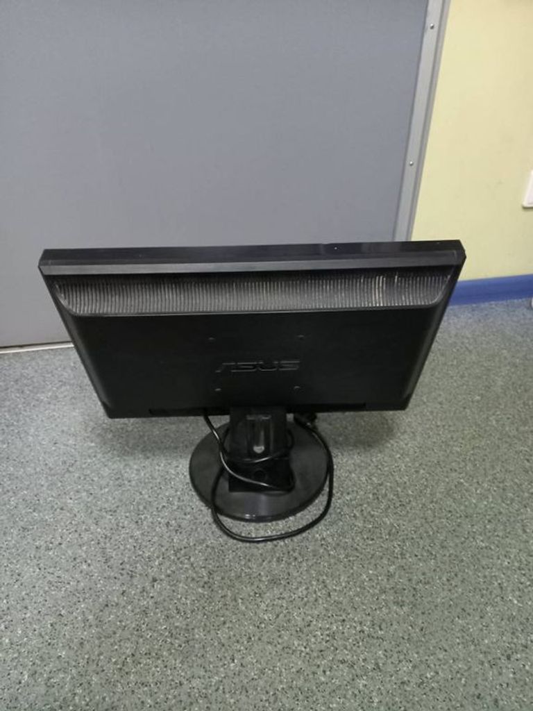 Дешево Asus vw 193 з ломбарду