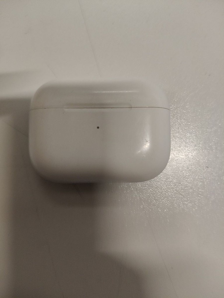 Купити Apple airpods pro 2nd generation with magsafe charging case usb-c Б/У