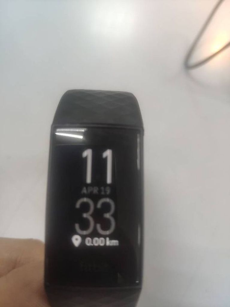 Fitbit charge 4 fb417