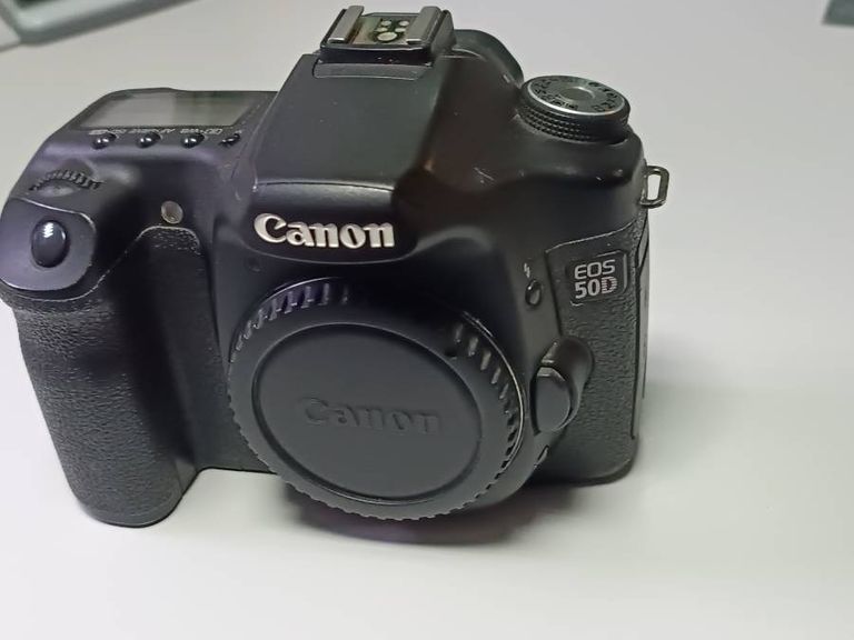 Canon eos 250d body