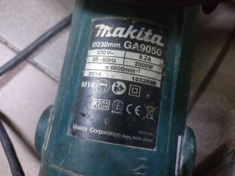 Makita GA9050