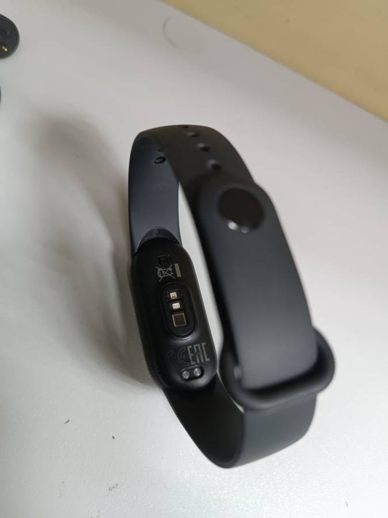 Оголошення Xiaomi mi smart band 6 nfc Б/У