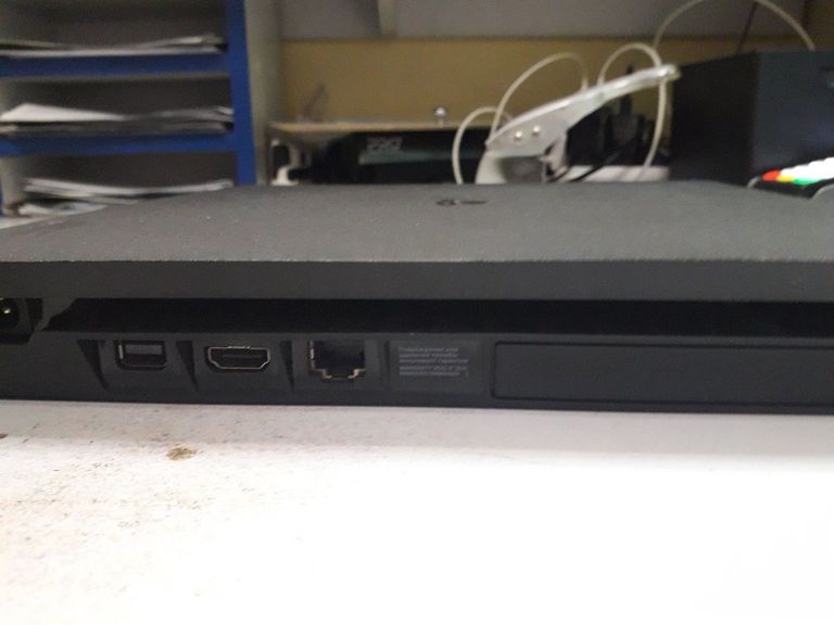 Дешиво  Sony PlayStation 4 Slim 1TB Black с ломбарда