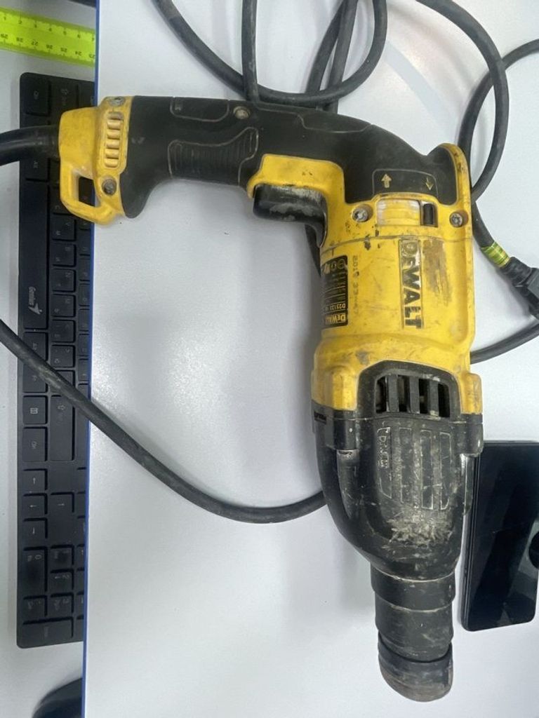 Оголошення Dewalt d25133qs Б/У