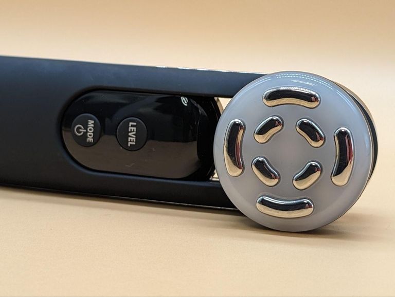 Багатофункціональний косметичний інструмент RF і EMS, що омолоджує шкіру, світлодіодна світлотерапія. Новий. Код:null. Зображення 5