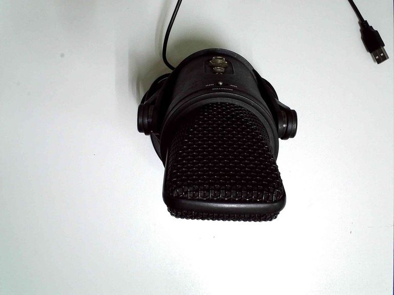 Дешиво Samson g-track pro с ломбарда