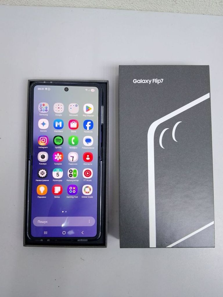 Дешево Samsung galaxy flip7 12/256gb з ломбарду
