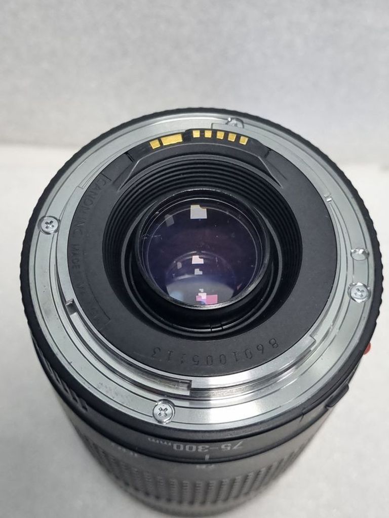 Дешиво Canon EF 75-300mm f/4-5,6 III (6473A0150 с ломбарда