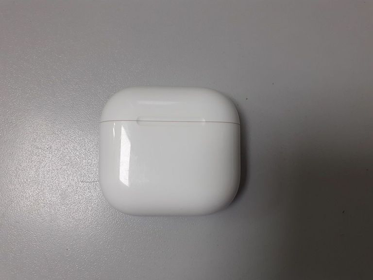 Дешево Apple airpods 4 with active noise cancellation з ломбарду