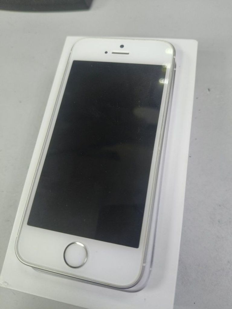 Купити Apple iphone se 1 32gb Б/У