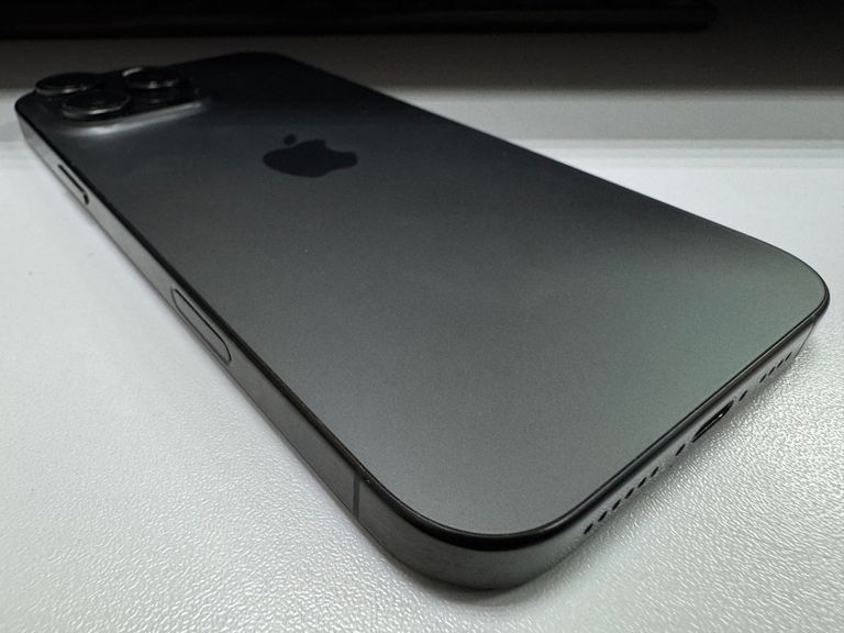 Apple iPhone 16 Pro Max 256GB eSIM Black Titanium (MYW33) Код:01-200796449. Зображення 9