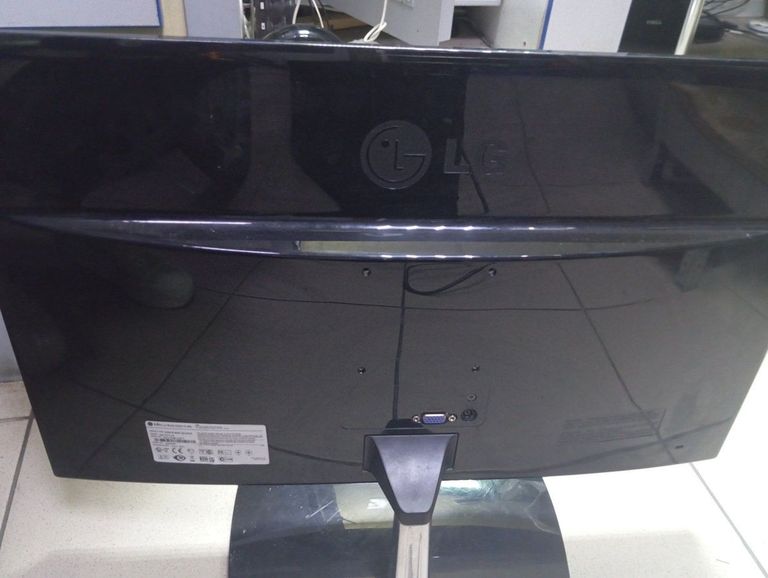 Оголошення Lg e2251s Б/У