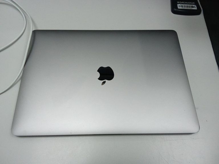 Дешево Apple a1708 /macbook pro 13,3" core i5 2,3ghz/ram8gb/ssd 256gb/intel iris plus graphics 640 з ломбарду