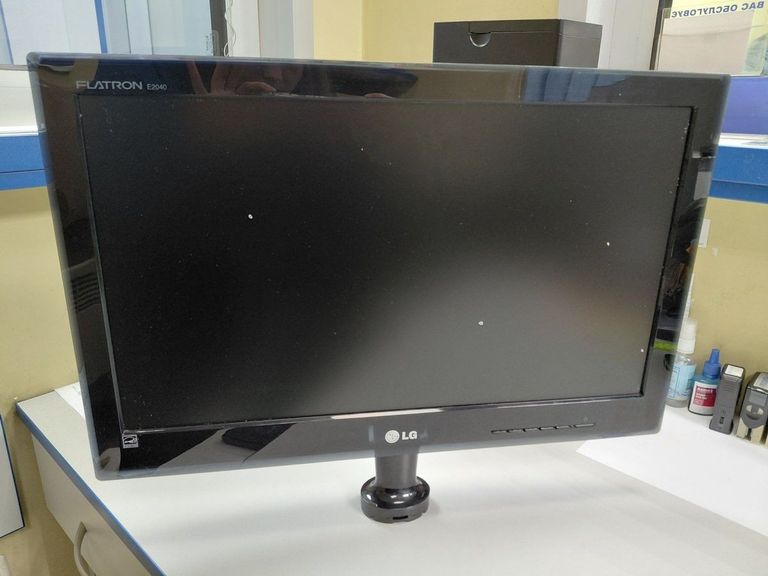 Купить Lg e2040st Б/У