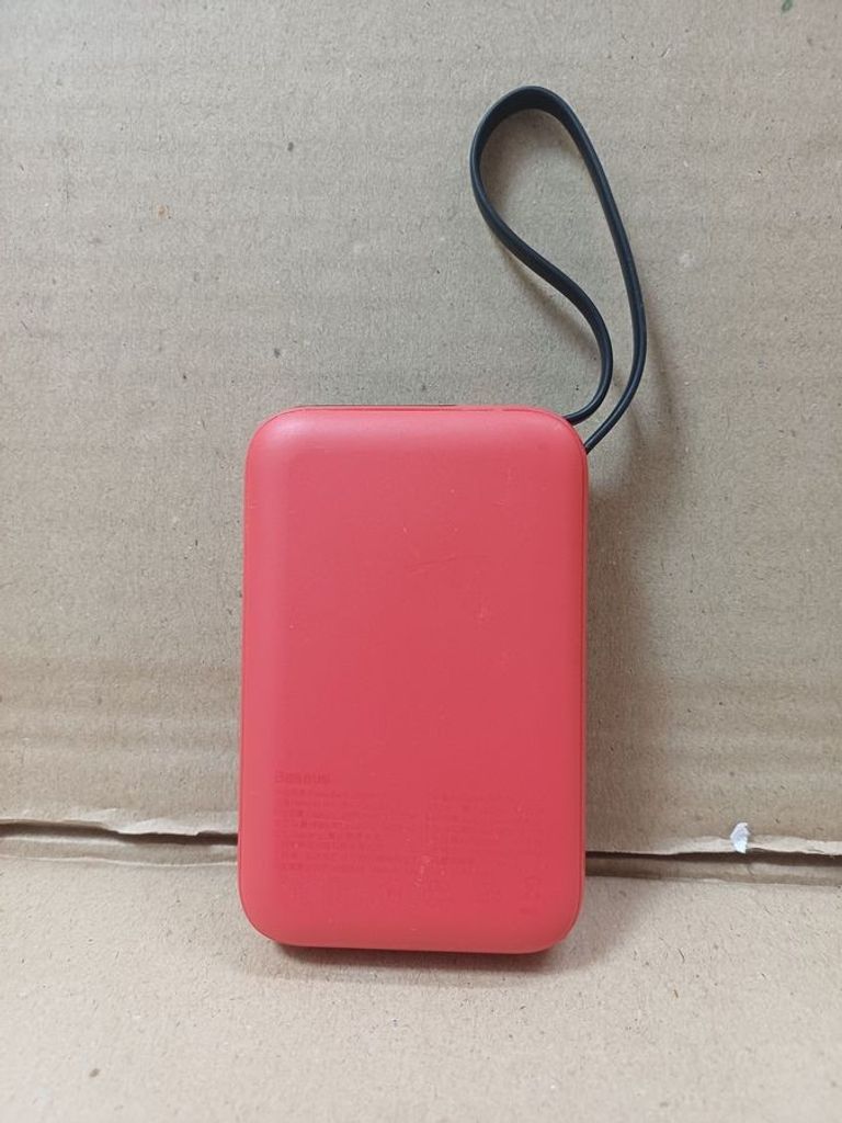 Дешиво Baseus 10000 с ломбарда