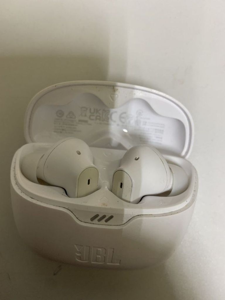 Дешиво Jbl tune beam с ломбарда