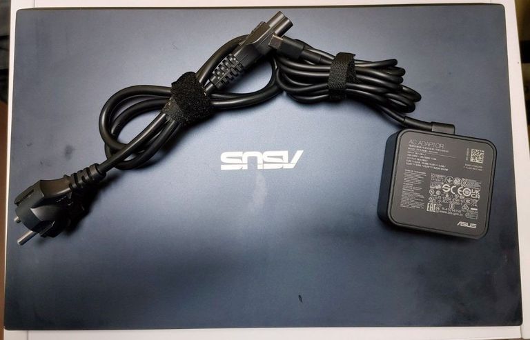 Купити Asus 15/core i3-1315u ddr5/16gb ddr5/hdd *відсутній/ssd 512 gb/*інтегрована Б/У