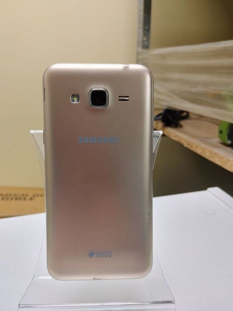 Дешево Samsung galaxy j3 2016 j320h з ломбарду